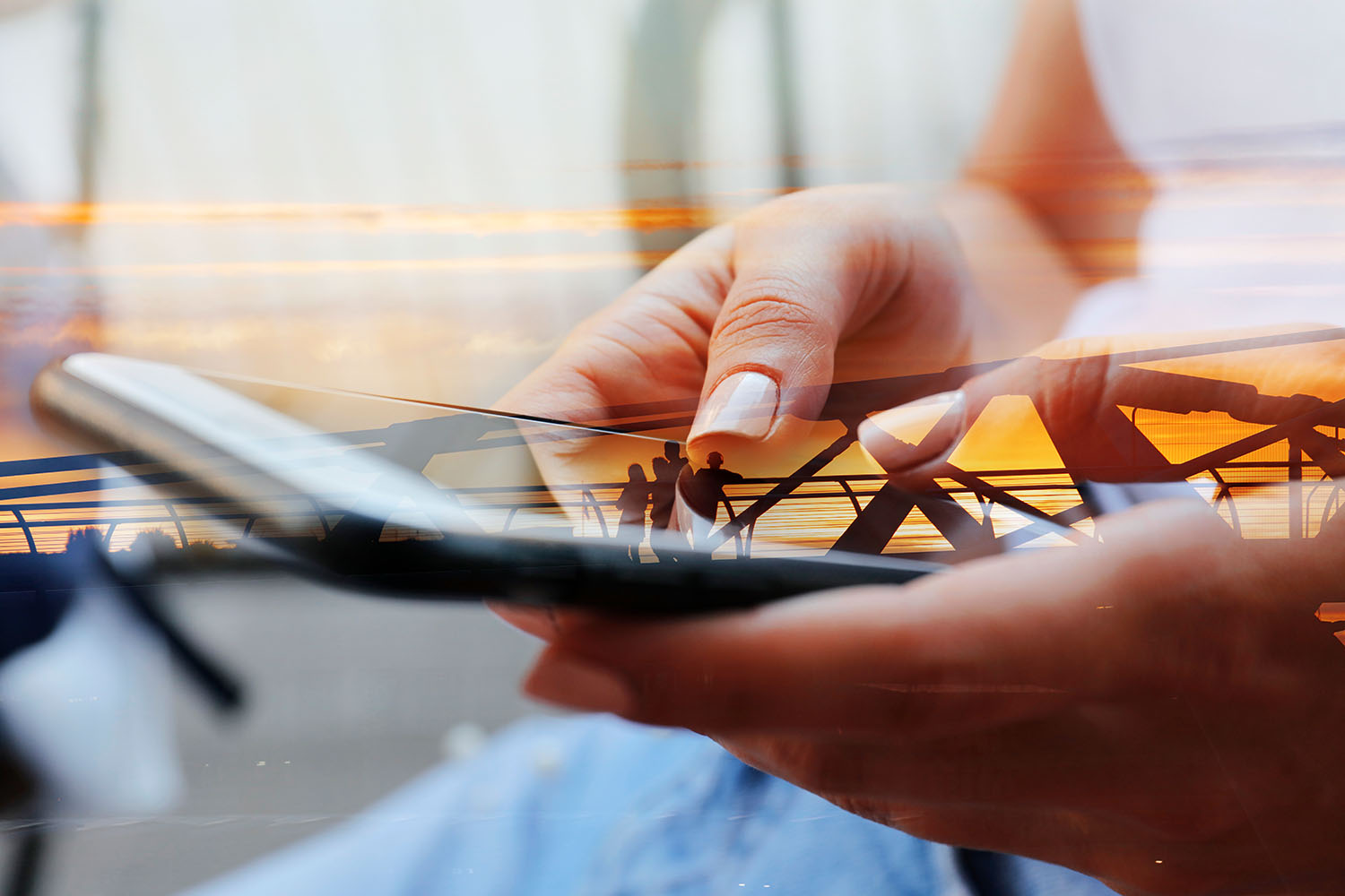 Person holding a phone