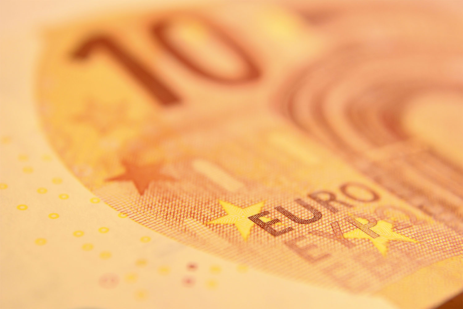 Zoomed in photo of a 10 Euro bill
